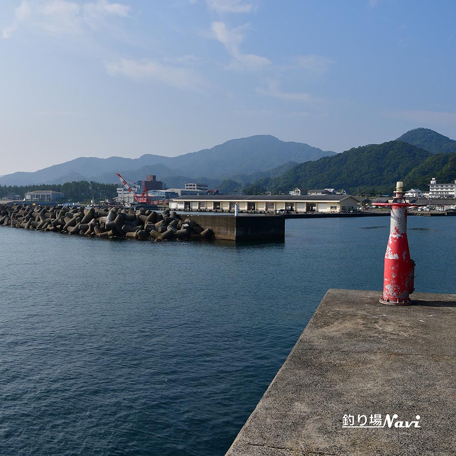 浜坂漁港西波止（赤灯台）｜釣り場Navi - 北近畿版