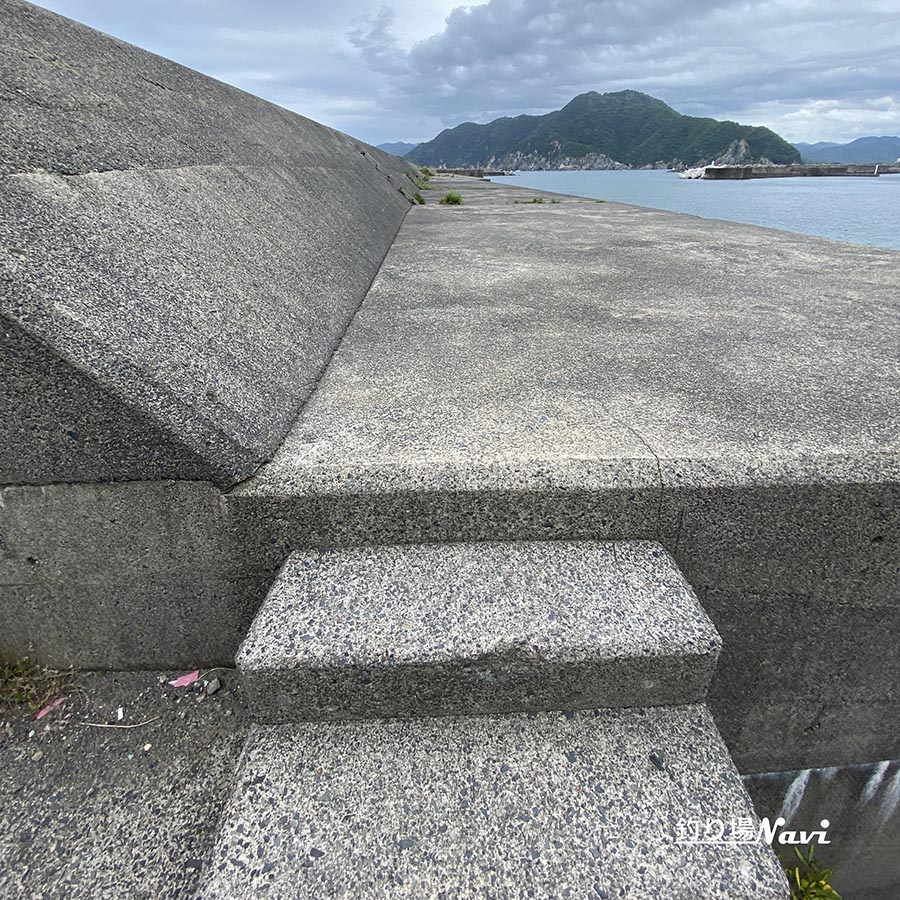 浜坂漁港西波止（赤灯台）｜釣り場Navi - 北近畿版