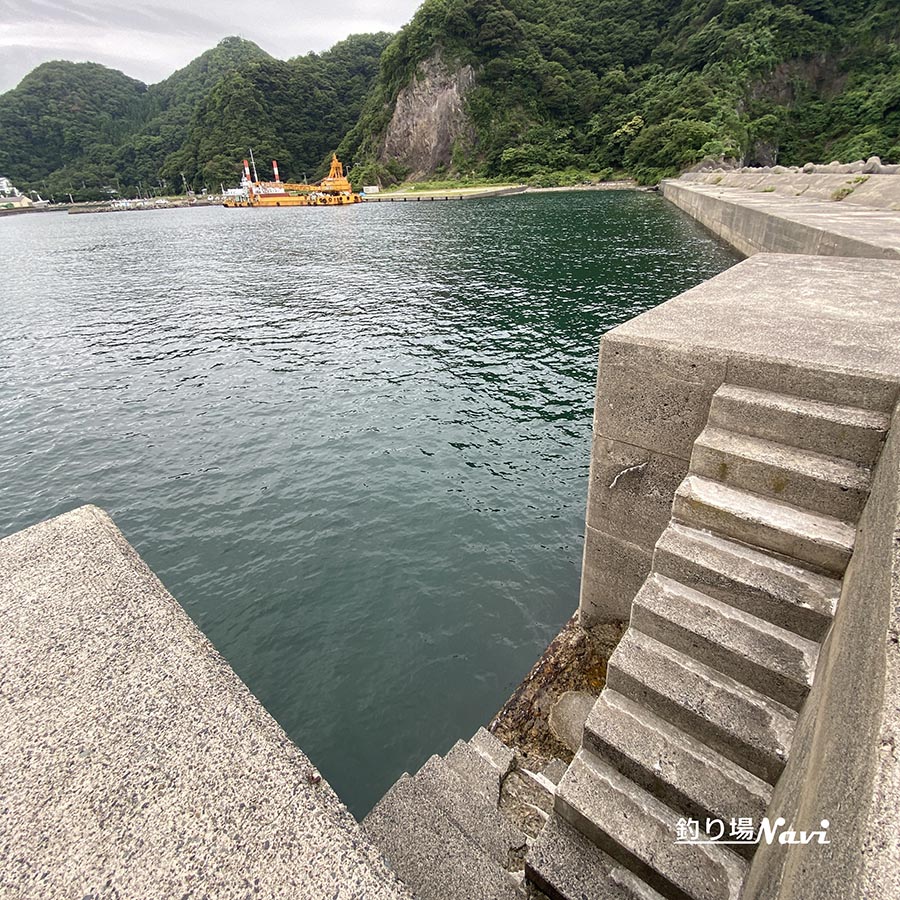 浜坂漁港西波止（赤灯台）｜釣り場Navi - 北近畿版